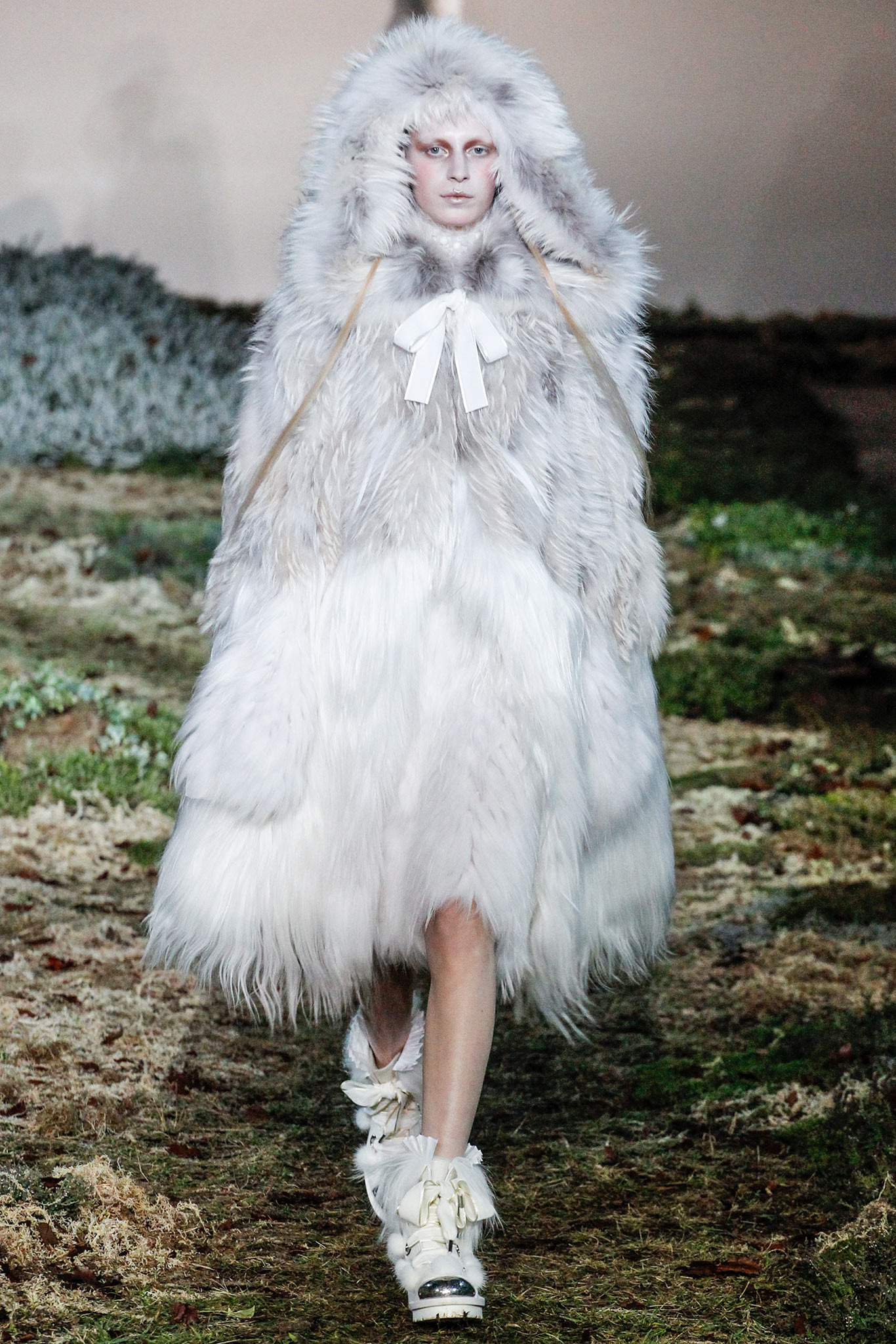 Trend Alert: White Hot For White Fur - FurInsider